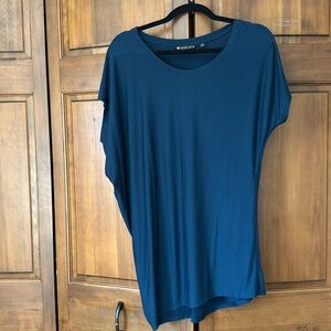 Athleta top